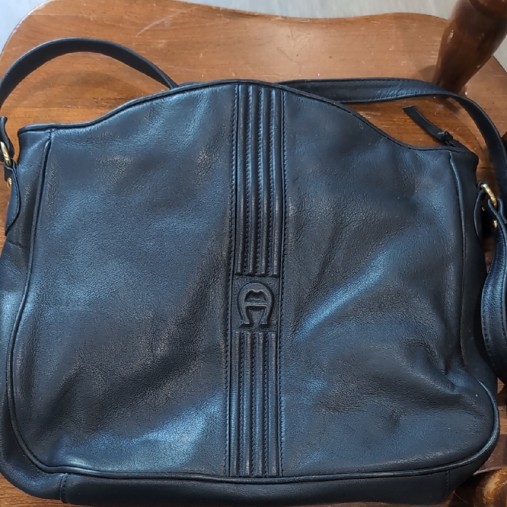 Vintage Etienne Aigner Leather Crossbody Bag Navy Blue EUC